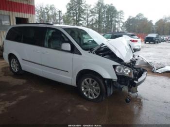  Salvage Chrysler Town & Country