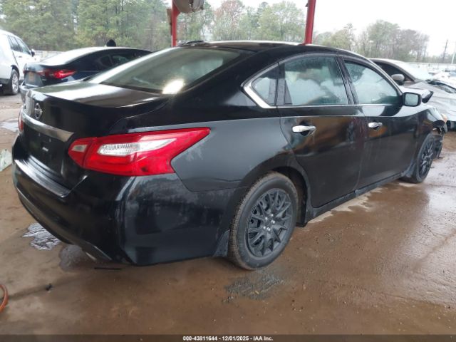 Nissan Altima 2.5 S Image 8