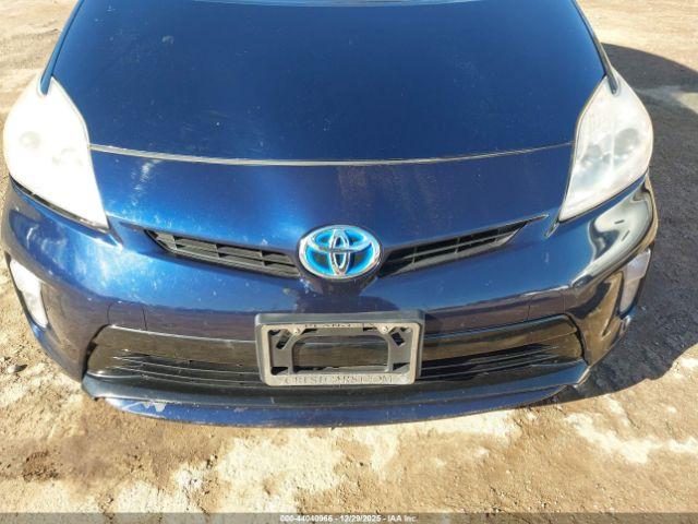 Toyota Prius Two Image 16