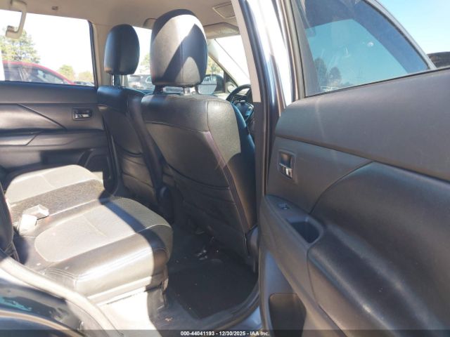 Mitsubishi Outlander Se Image 8