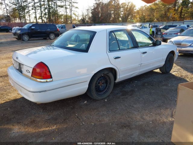 Ford Crown Victoria Image 2