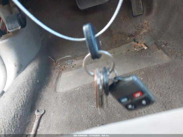 Ford Crown Victoria Image 7