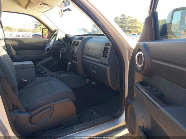 Dodge Nitro Heat Image 7