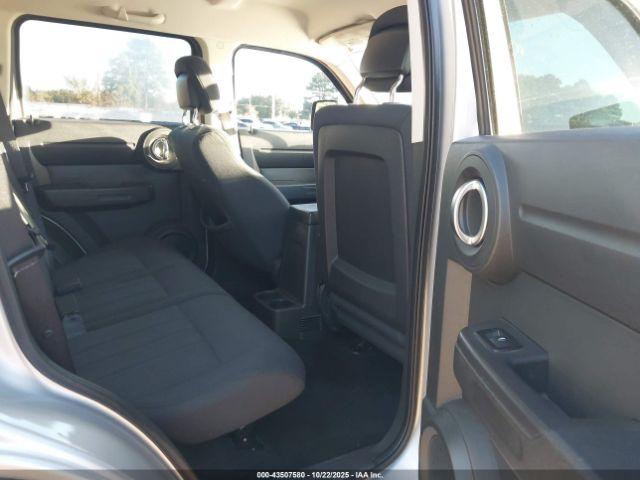 Dodge Nitro Heat Image 3