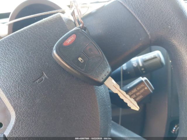 Dodge Nitro Heat Image 9