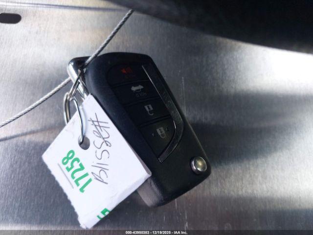 Toyota Corolla Le Image 8