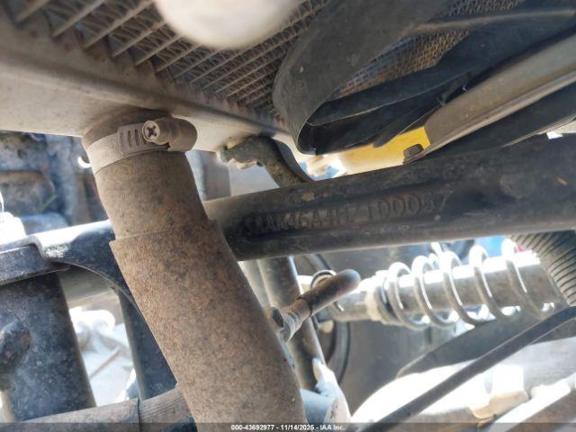 Suzuki Lt-a500 X Image 9