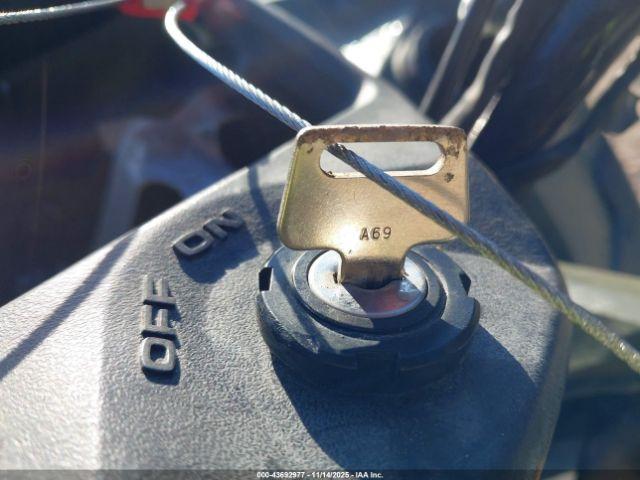 Suzuki Lt-a500 X Image 8