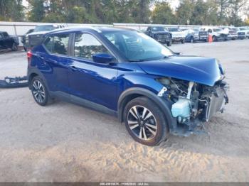  Salvage Nissan Kicks