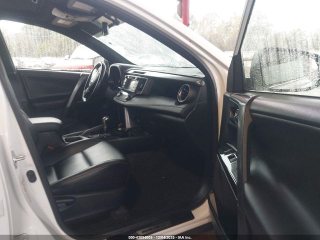 Toyota RAV4 Se Image 8