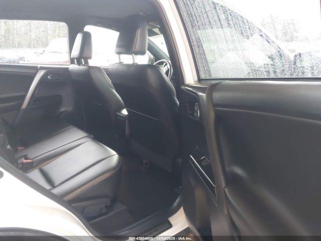 Toyota RAV4 Se Image 2