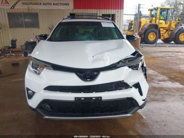 Toyota RAV4 Se Image 11