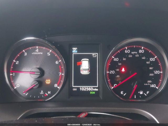 Toyota RAV4 Se Image 12