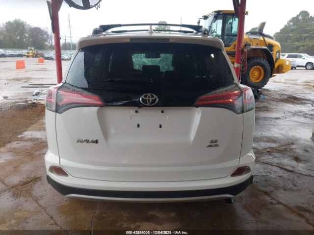 Toyota RAV4 Se Image 16