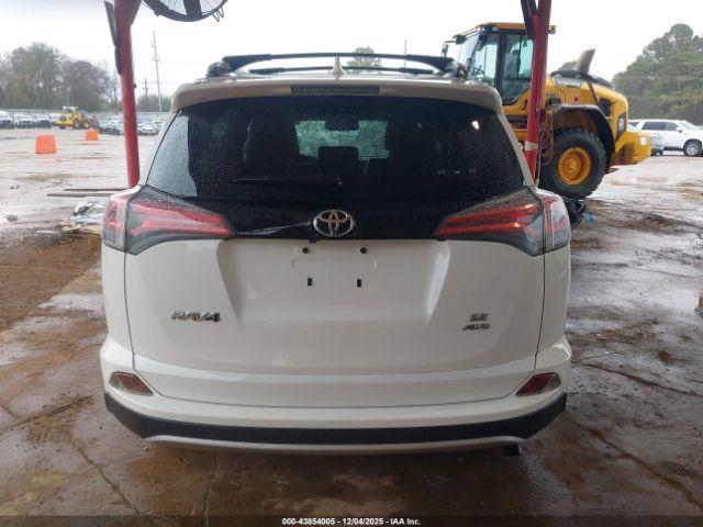 Toyota RAV4 Se Image 16