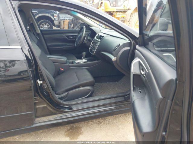 Nissan Altima 2.5 Sr Image 2