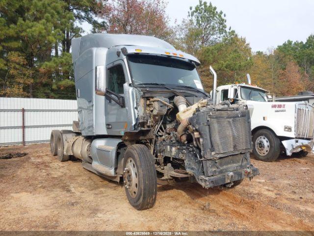  Salvage Peterbilt 579