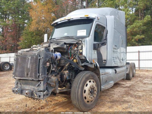 Peterbilt 579 Image 12