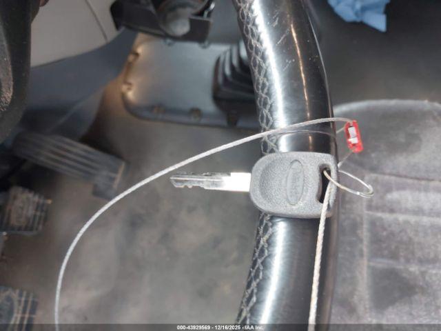 Peterbilt 579 Image 8