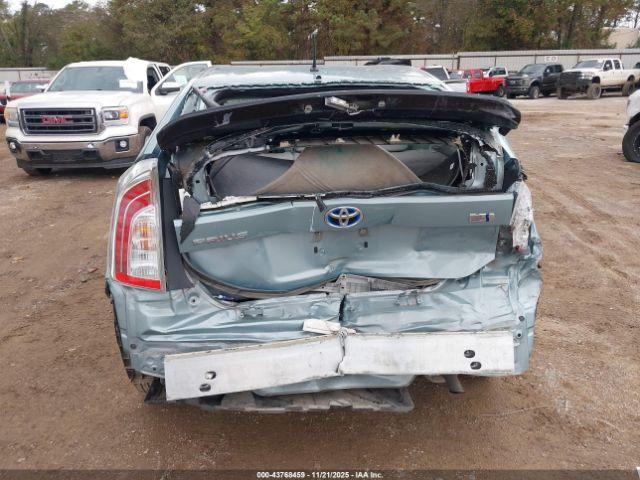 Toyota Prius Two Image 14