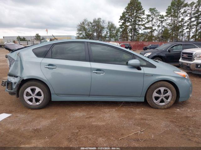 Toyota Prius Two Image 5