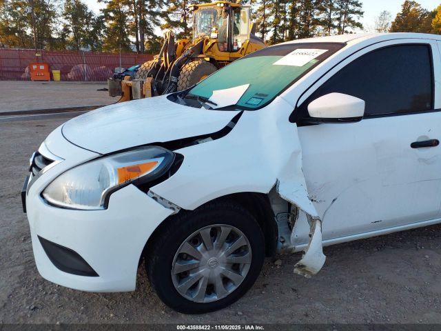 Nissan Versa 1.6 S+ Image 11