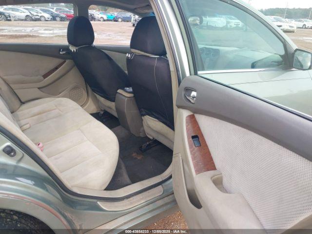 Nissan Altima 2.5 S Image 4