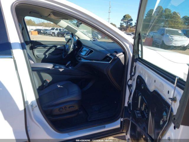 Buick Enclave Essence Image 14