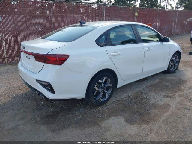 Kia Forte Lxs Image 16