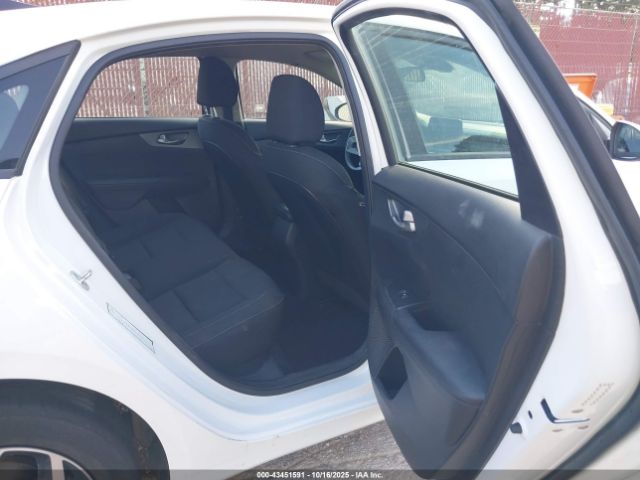 Kia Forte Lxs Image 5