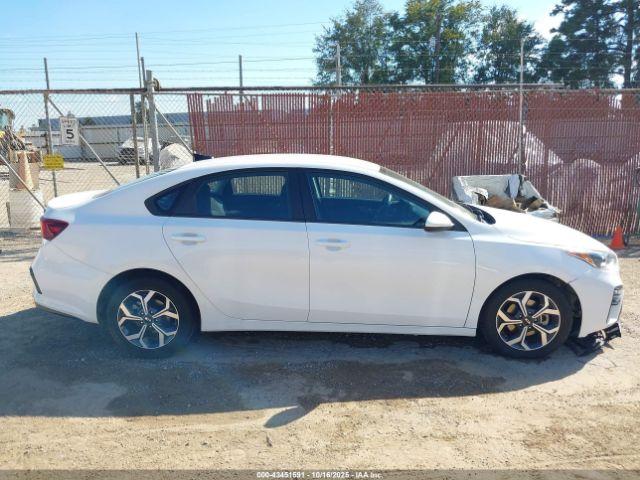 Kia Forte Lxs Image 12