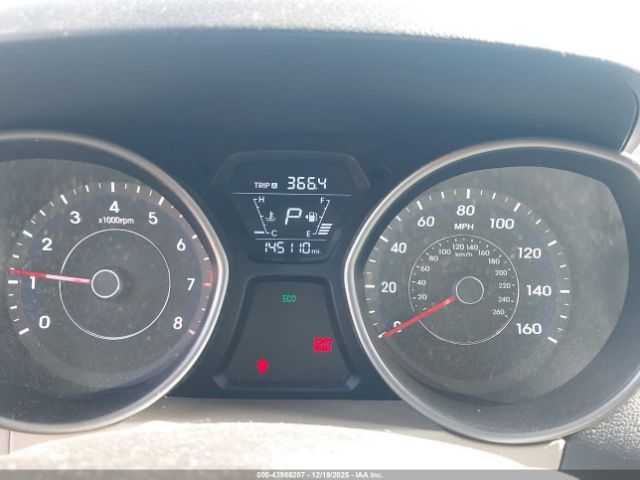 Hyundai ELANTRA Limited Image 8