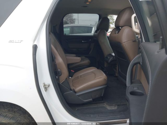 GMC Acadia Image 16