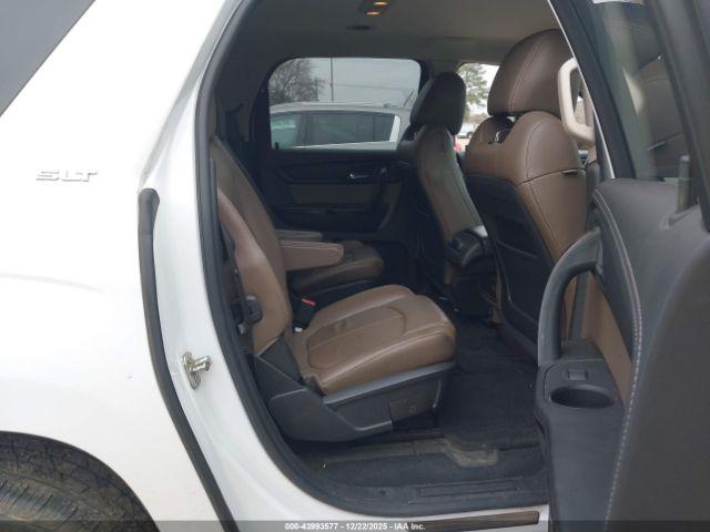 GMC Acadia Image 16