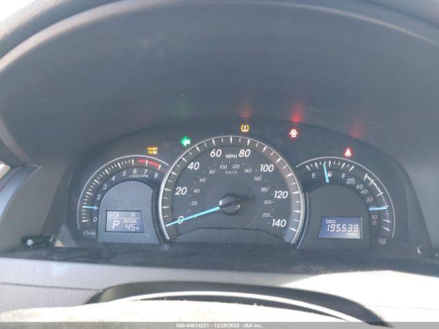 Toyota Camry Le Image 11