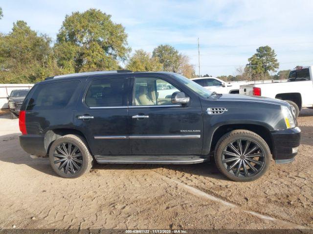 Cadillac Escalade Luxury Image 13
