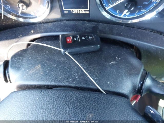 Toyota Corolla Xse Image 5