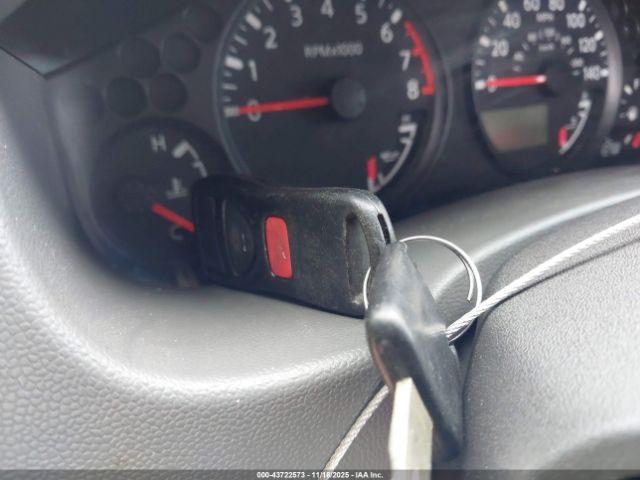 Nissan Xterra S Image 20