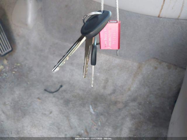 GMC Yukon Denali Image 7