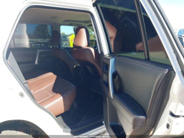 Toyota 4Runner Limited Image 12