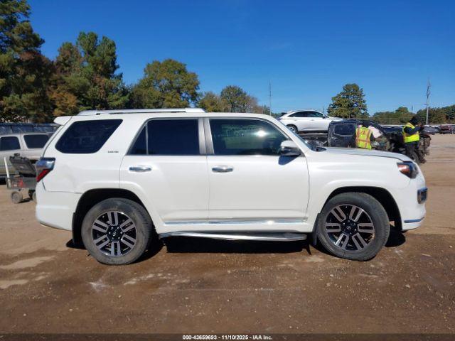 Toyota 4Runner Limited Image 17