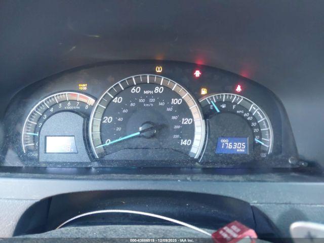 Toyota Camry Se Image 11