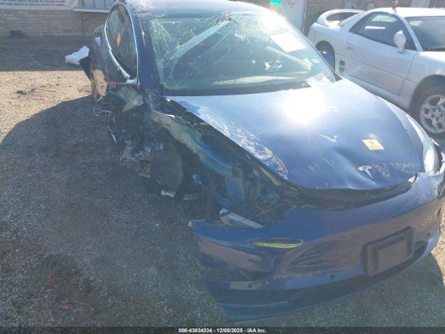 Tesla Model 3 Image 11