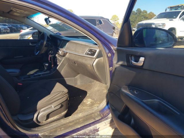 Kia Optima Lx Image 2