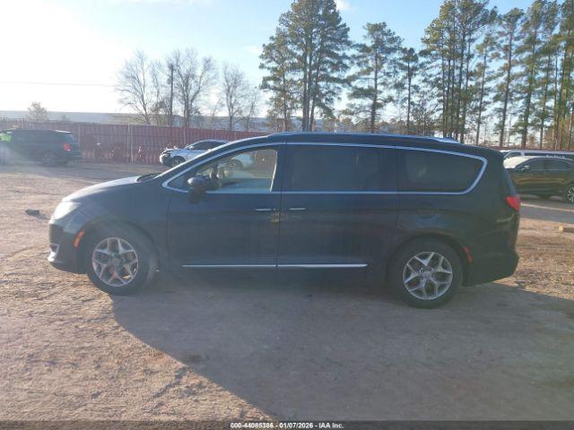 Chrysler Pacifica Touring L Plus Image 15