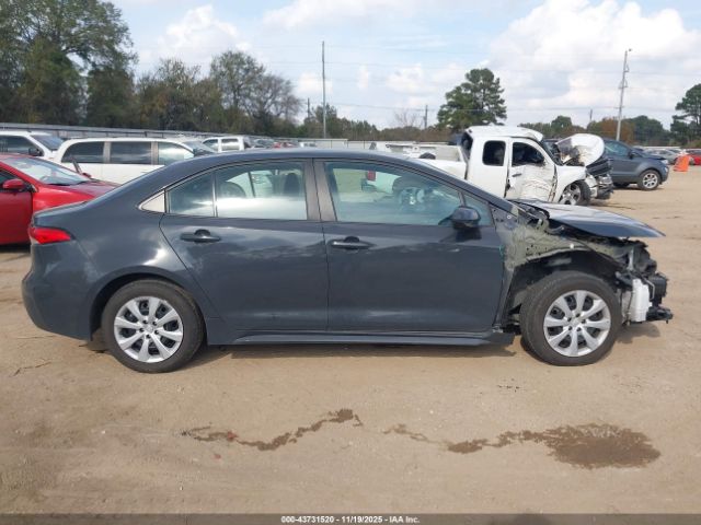 Toyota Corolla Le Image 17