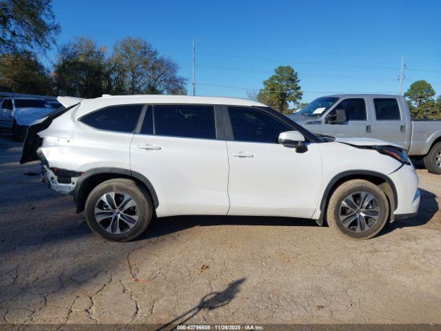 Toyota Highlander Xle Image 11