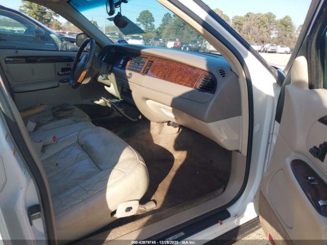 Lincoln Towncar Cartier Image 9