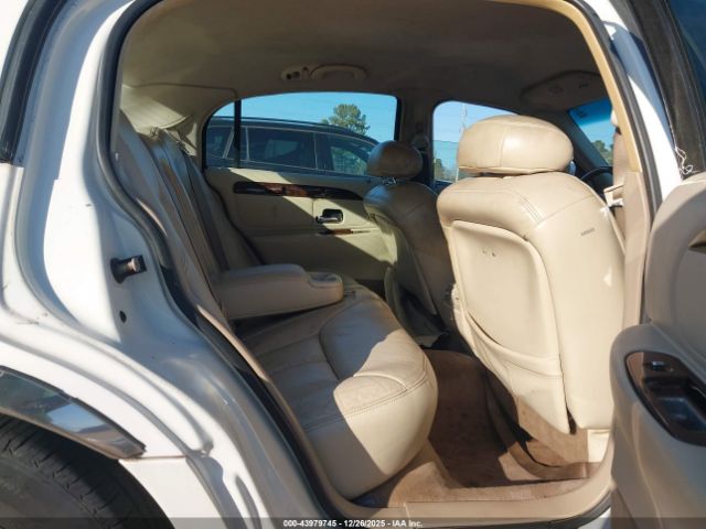 Lincoln Towncar Cartier Image 3