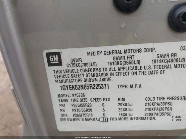 Cadillac Escalade Standard Image 10